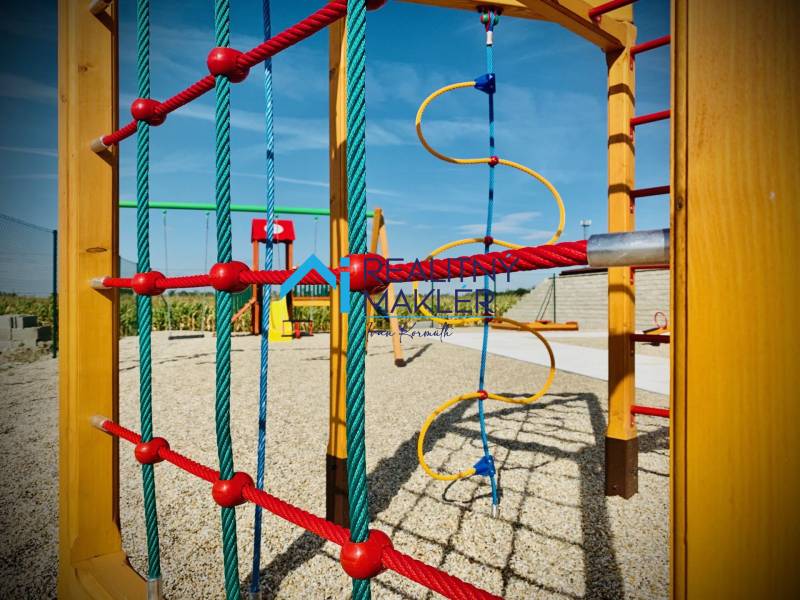 detské ihrisko 1.jpg