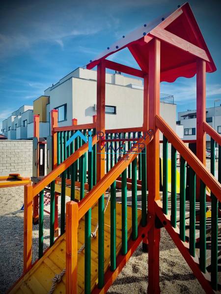 detské ihrisko 2.jpg